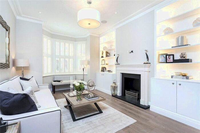 3 Bedroom Flat To Rent In Dancer Road, Parsons Green, SW6