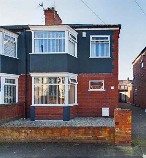 3 Bedroom Semi Detached House For Sale In Faraday Street, Hull, HU9