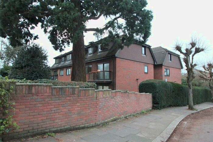 2 Bedroom Flat To Rent In Orchard Lodge, Woodside Grove, London, N12