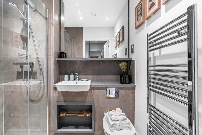 1 Bedroom Apartment For Sale In Newmarket Road, Cambridge, CB5