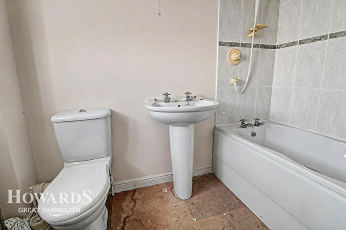 2 Bedroom Detached Bungalow For Sale In Fremantle Road, Great Yarmouth, NR30