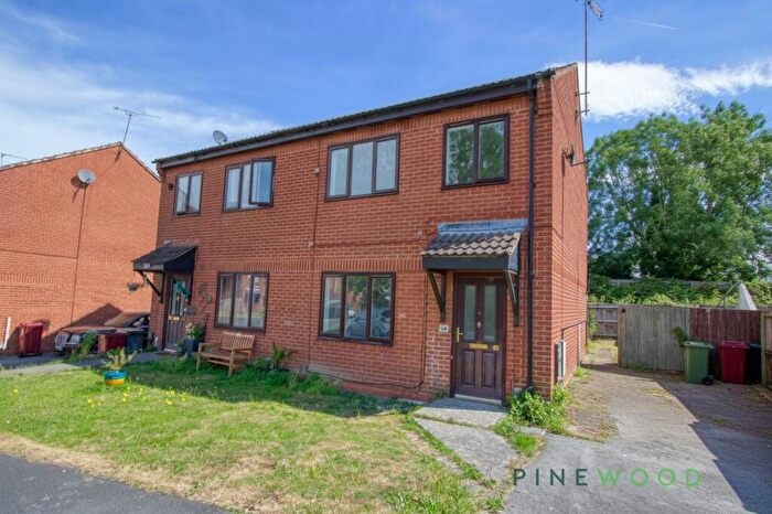 3 Bedroom Semi Detached House For Sale In Linden Road, Creswell, S80