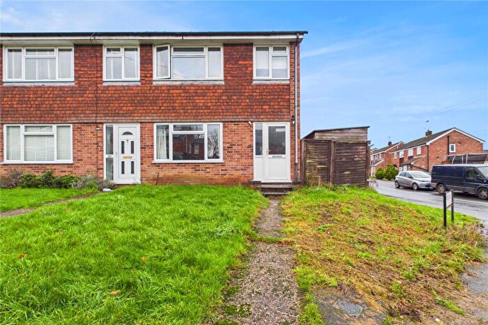 3 Bedroom End Of Terrace House For Sale In Armour Hill, Tilehurst, Reading, Berkshire, RG31