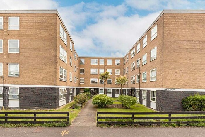 2 Bedroom Flat To Rent In Derby Road, East Sheen, SW14