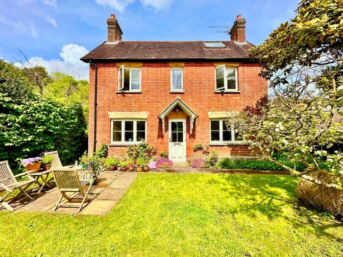 2 Bedroom Cottage For Sale In Myrtle Cottage, Finchdean, PO8