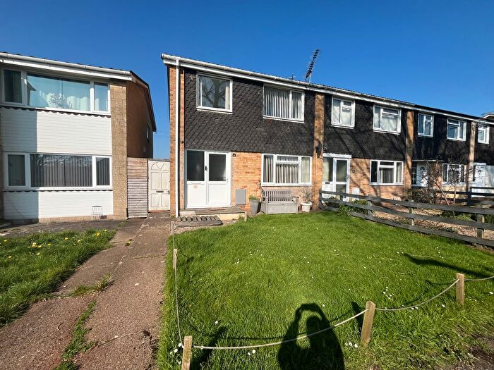 3 Bedroom Semi-Detached House To Rent In Woodmancote, Yate, BS37
