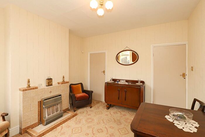 3 Bedroom Terraced House For Sale In South View Road, Sheffield, S7