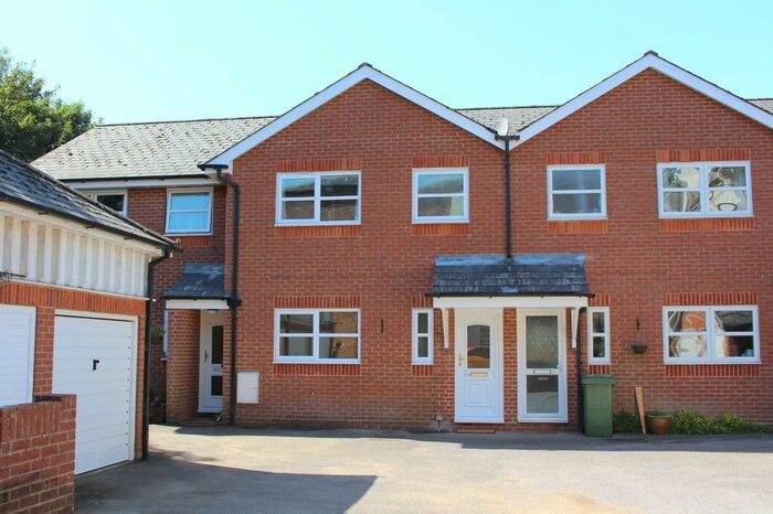 3 Bedroom Terraced House To Rent In Headley Close, Alresford, SO24