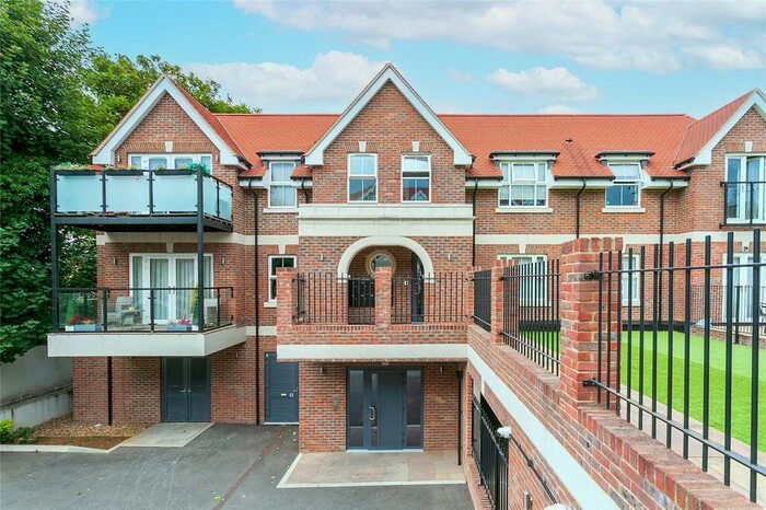 1 Bedroom Flat To Rent In Flat Ellam Court, Bushey Hall Road, Bushey, Herts, WD23