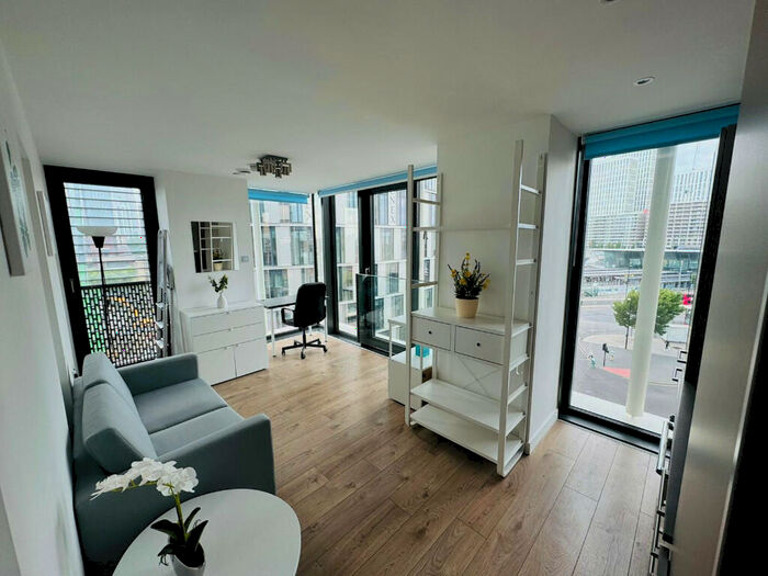1 Bedroom Flat To Rent In Stratosphere Tower, Great Eastern Road, London, E15