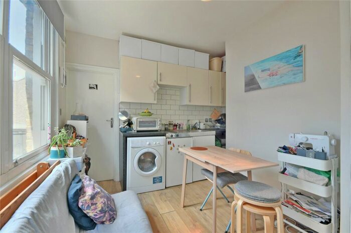 1 Bedroom Flat To Rent In Ashenden Road, Homerton, E5