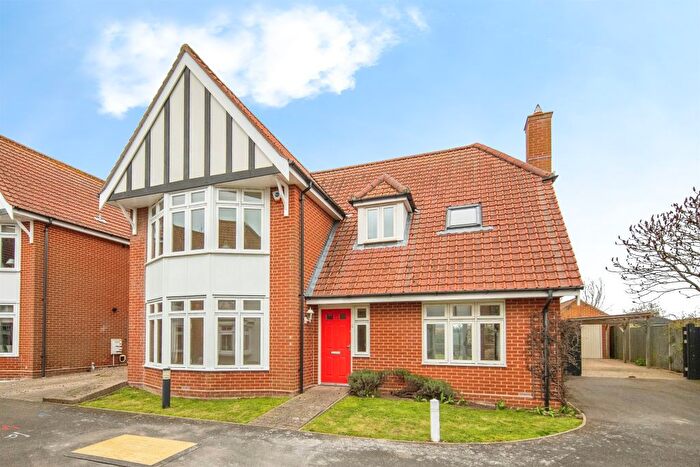 4 Bedroom Detached House For Sale In Barrow Mews, West Mersea, Colchester, CO5
