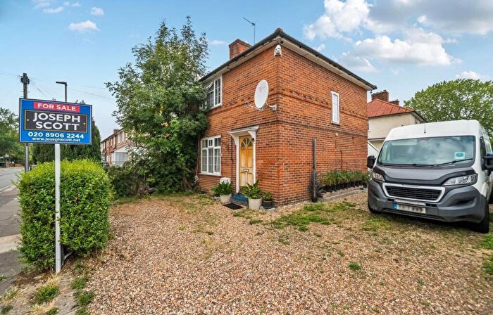 3 Bedroom End Of Terrace House To Rent In Abbots Road, Edgware, HA8
