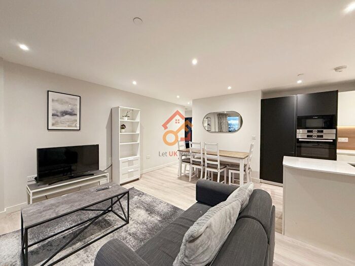 3 Bedroom Flat To Rent In Goldcrest Building, Newnton Close, London, N4