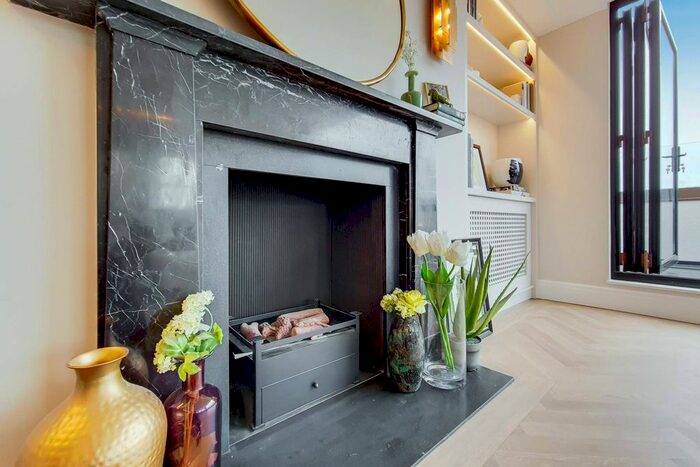 3 Bedroom Maisonette For Sale In Cavaye Place, South Kensington, London, SW10