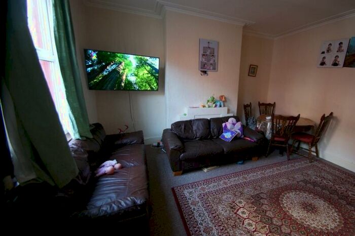 2 Bedroom Terraced House To Rent In Harold Road, Hyde Park, Leeds, LS6
