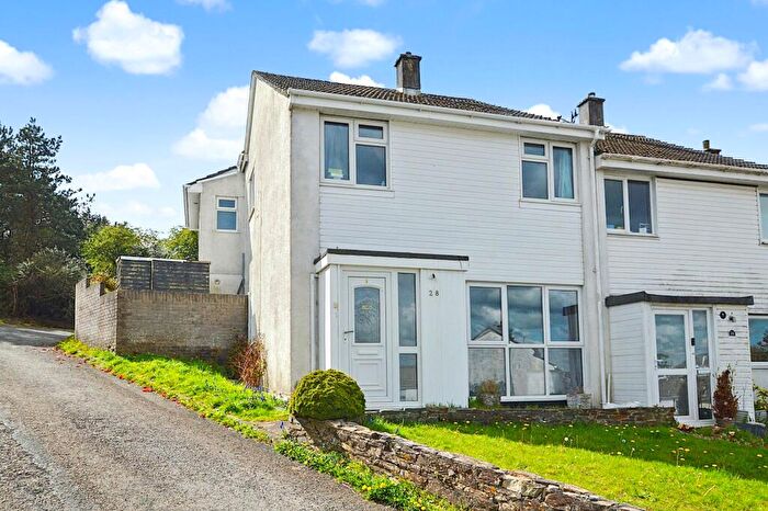 4 Bedroom End Of Terrace House For Sale In Lynher Drive, Saltash, Cornwall, PL12