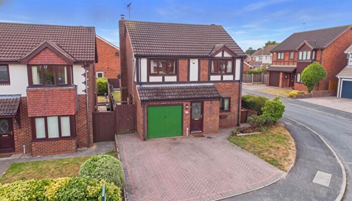 4 Bedroom Detached House For Sale In Westacre Drive, Church Gresley, Swadlincote, Derbyshire, DE11