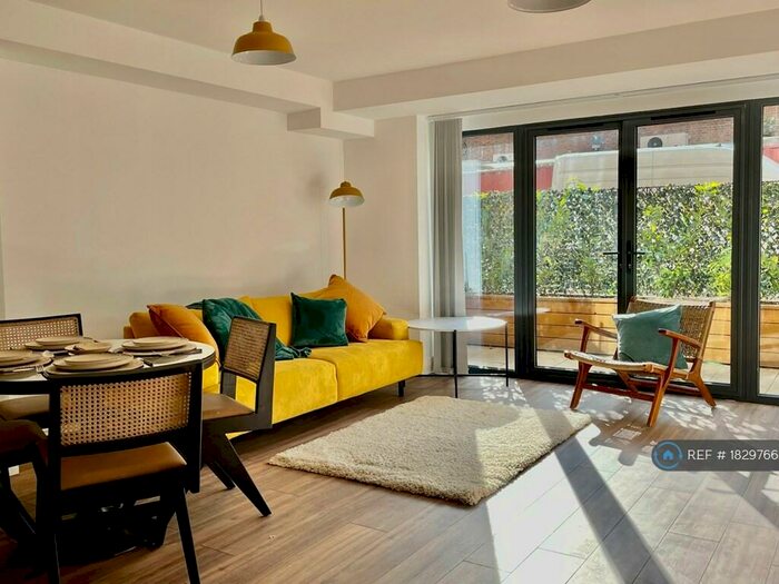 1 Bedroom Flat To Rent In Bramley Crescent, Ilford, IG2