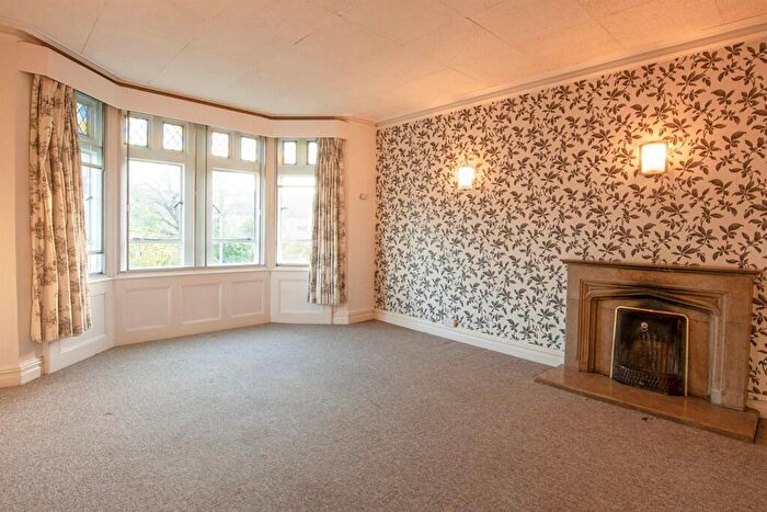 2 Bedroom Flat To Rent In Swanage, BH19