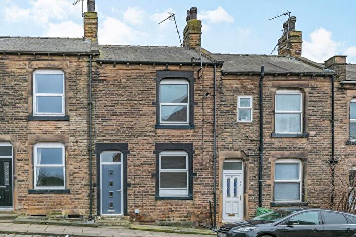 1 Bedroom Terraced House To Rent In Dartmouth Avenue, Morley, LS27