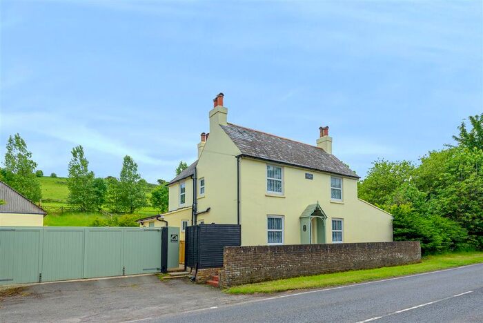 3 Bedroom Detached House For Sale In Alkham Valley Road, Folkestone, CT18