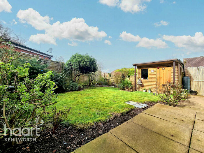 3 Bedroom Maisonette For Sale In Frythe Close, Kenilworth, CV8