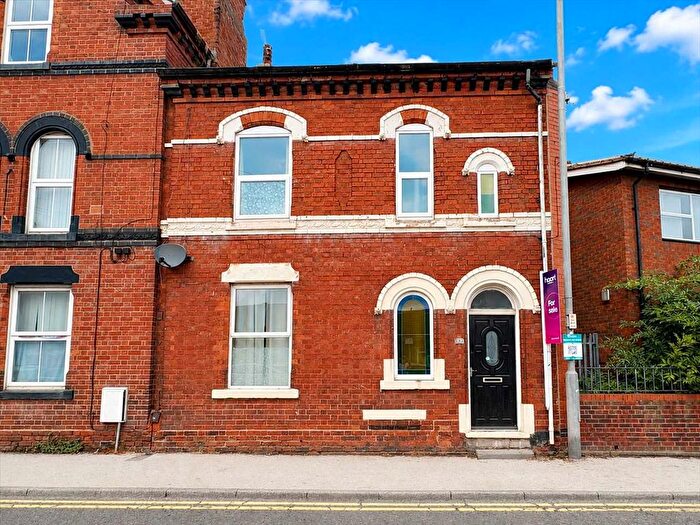 3 Bedroom End Of Terrace House For Sale In Watnall Road, Hucknall, NG15