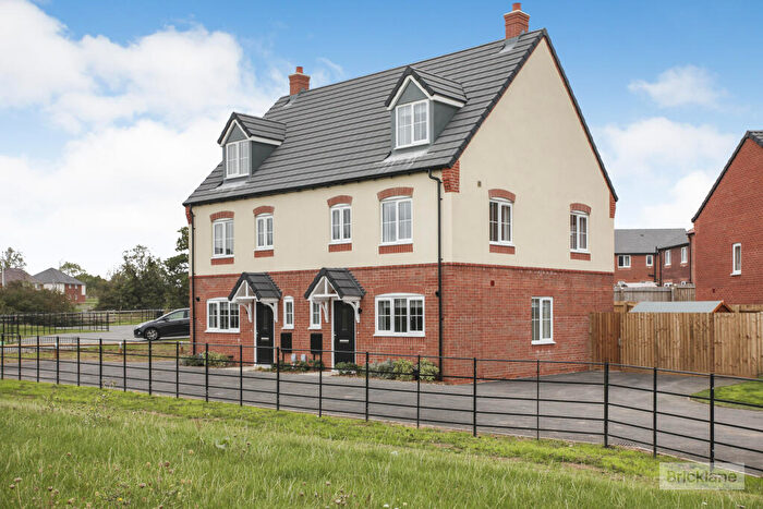 4 Bedroom House To Rent In Mark Anthony Close, Nuneaton, CV11