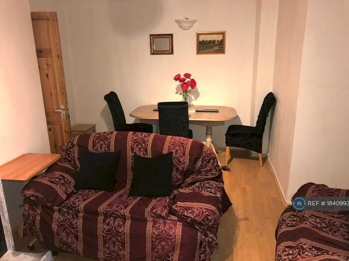 2 Bedroom Terraced House To Rent In Cherrydown West, Basildon, SS16