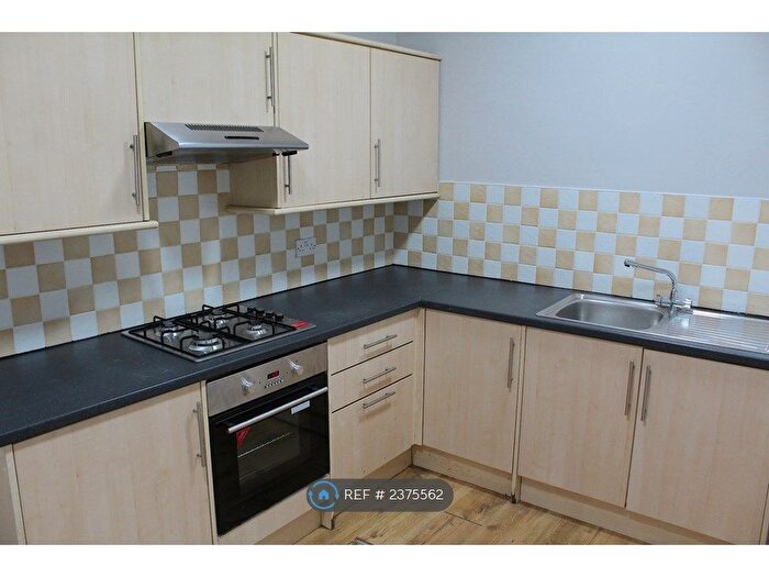 2 Bedroom Maisonette To Rent In Station Road, Urmston, Manchester, M41