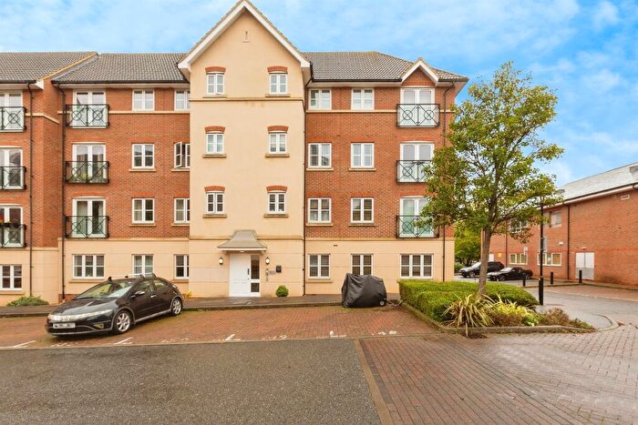 2 Bedroom Apartment For Sale In Viridian Square, Aylesbury, HP21