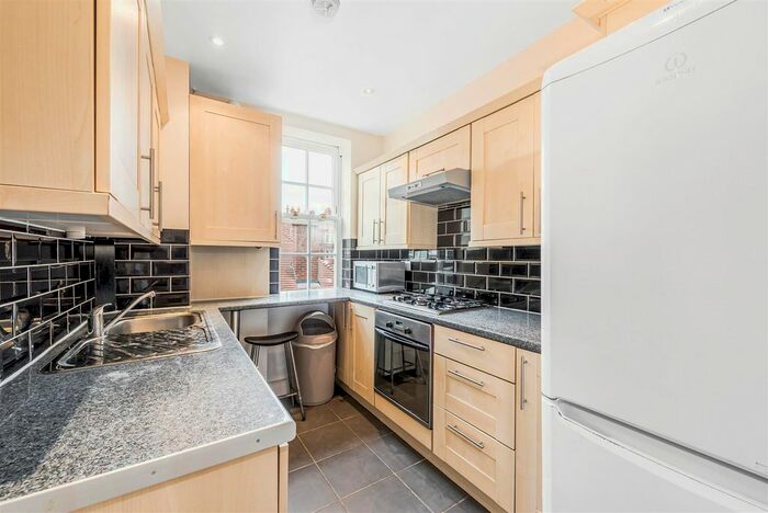 2 Bedroom Flat To Rent In Peabody Estate, Fulham Palace Road, London, W6
