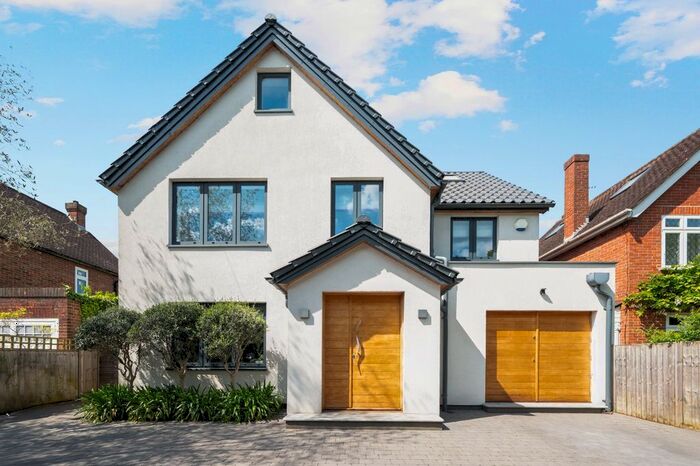 5 Bedroom Detached House To Rent In Gordon Road, Shepperton, TW17