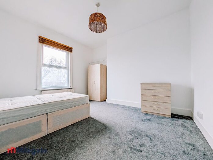 2 Bedroom Flat To Rent In Whipps Cross Road, London, E11