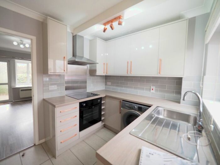 1 Bedroom Terraced House To Rent In King Acre Court, Staines Upon Thames, TW18