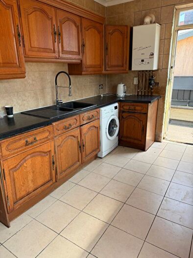 3 Bedroom Maisonette To Rent In Pinner, HA5