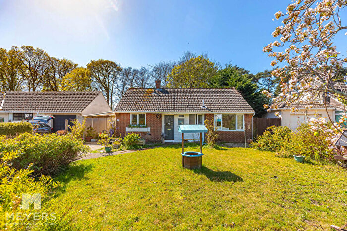 3 Bedroom Detached Bungalow For Sale In Bransgore, Christchurch, BH23