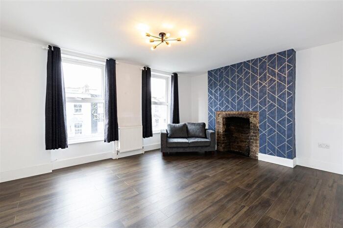 2 Bedroom Flat To Rent In Camden High Street, London, NW1