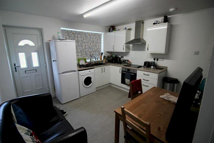 3 Bedroom End Of Terrace House To Rent In Montpelier Road, Dunkirk, Nottingham, NG7
