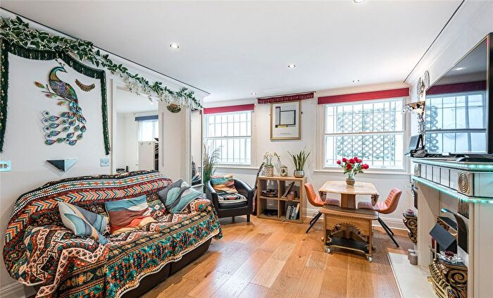 2 Bedroom Flat For Sale In Westmoreland Terrace, London, SW1V