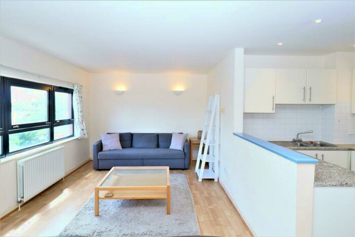 1 Bedroom Apartment To Rent In Ocean Wharf, Canary Wharf, E14