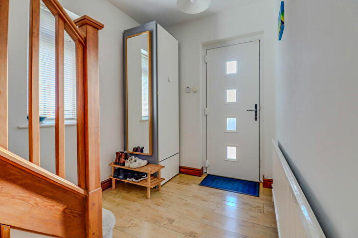 3 Bedroom Semi-Detached House For Sale In Wardens Walk, Leicester Forest East, LE3