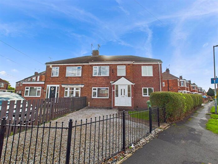 5 Bedroom Semi Detached House For Sale In Bernadette Avenue, Hull, HU4