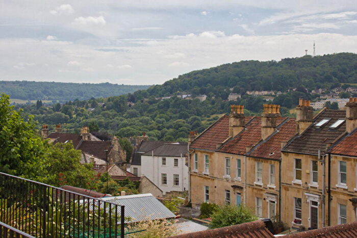 2 Bedroom Flat For Sale In Chilton Road, Bath, BA1