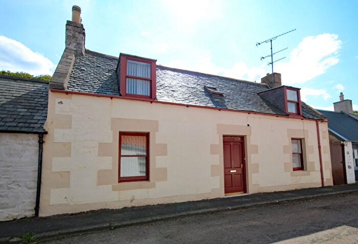 4 Bedroom Semi-Detached House For Sale In Seatown, Cullen, AB56