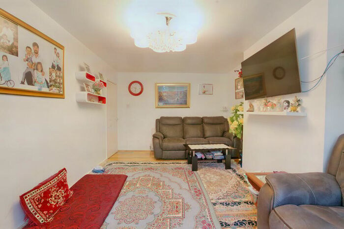 2 Bedroom Semi-Detached Bungalow For Sale In Pentland Avenue, Clayton, Bradford, BD14