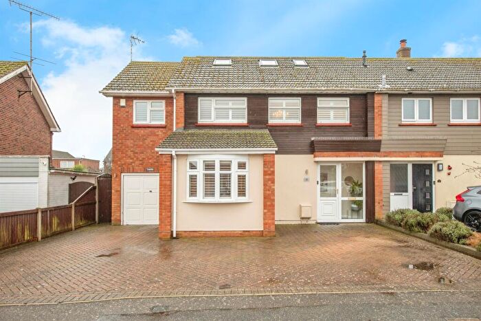 5 Bedroom Semi Detached House For Sale In Gordon Way, Harwich, CO12