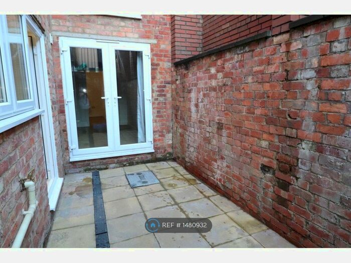 1 Bedroom Flat To Rent In Colwyn Road, Northampton, NN1