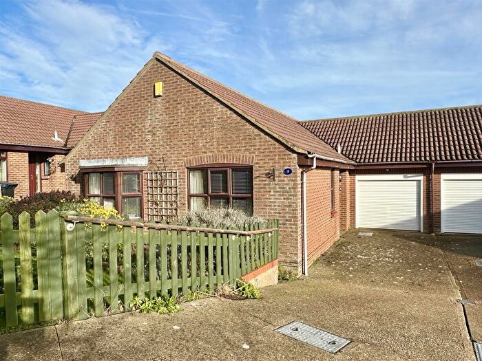2 Bedroom Bungalow For Sale In School Place, Bexhill-On-Sea, TN40